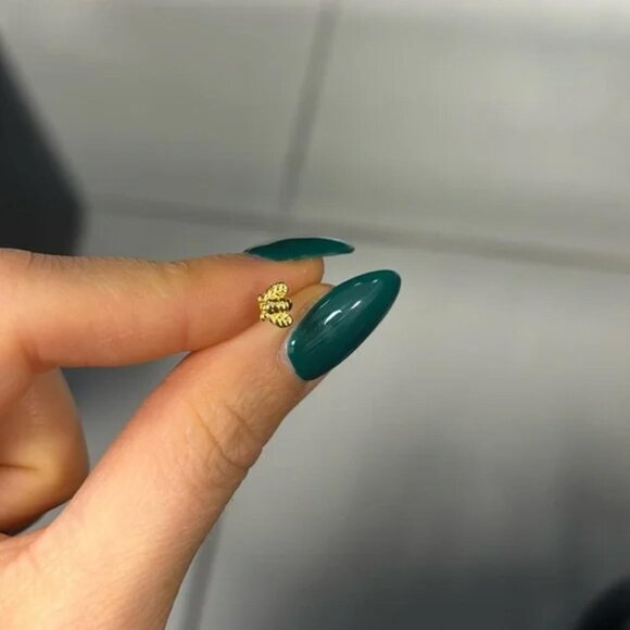 The Dumbledore Gold sterling silver stud earrings bumble bee bumblebee studs - Picture 2 of 3